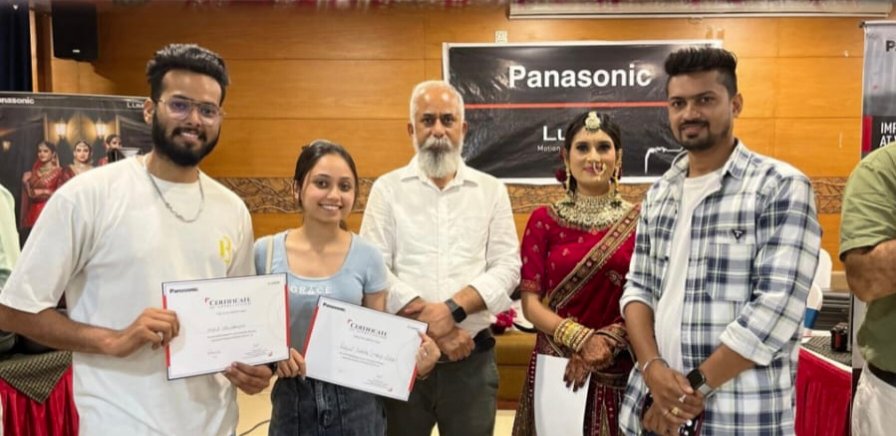 मॉडल अमिशु हुई पैनासोनिक लुमिक्स भोपाल में सम्मानित