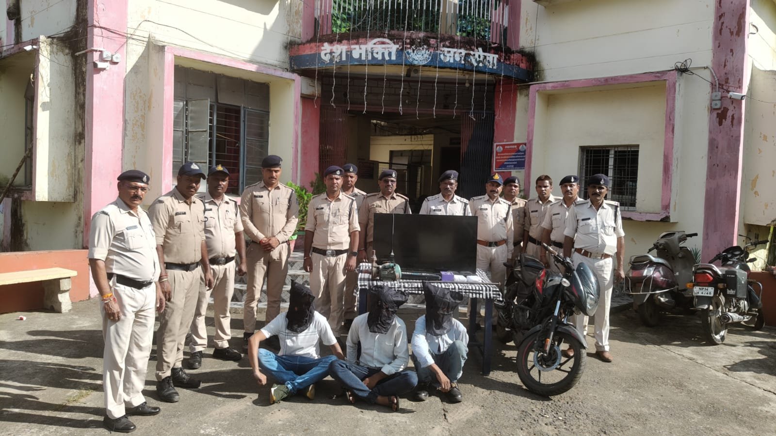 चोरी के आरोपी को धनपुरी पुलिस ने किया गिरफ्तार,दो घरों से करीब 1.5 लाख की चोरी, पुलिस ने किया खुलासा