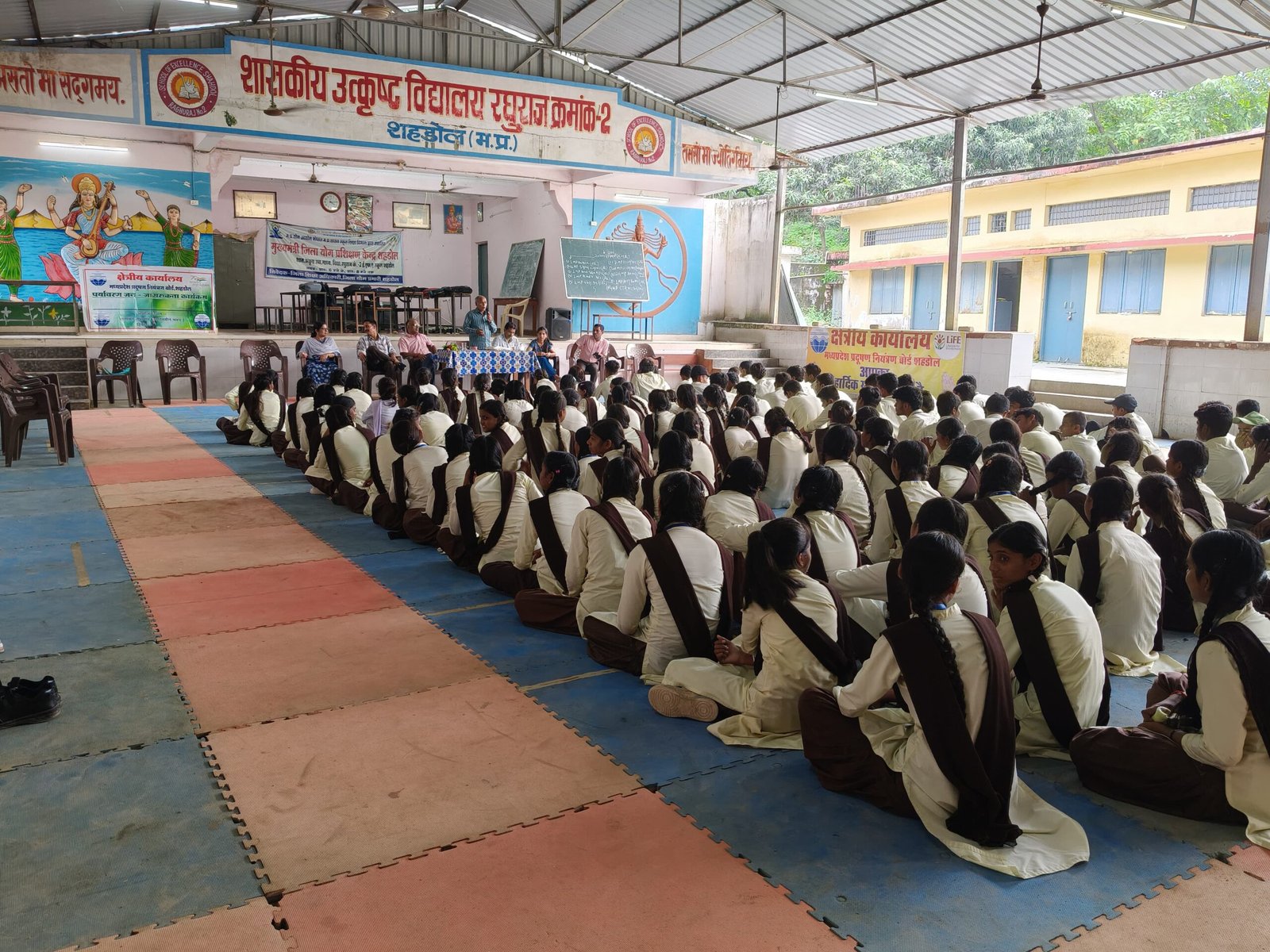 विश्व ओजोन दिवस पर पर्यावरण संगोष्ठी का आयोजन,छात्रों ने लिया पर्यावरण संरक्षण का संकल्प