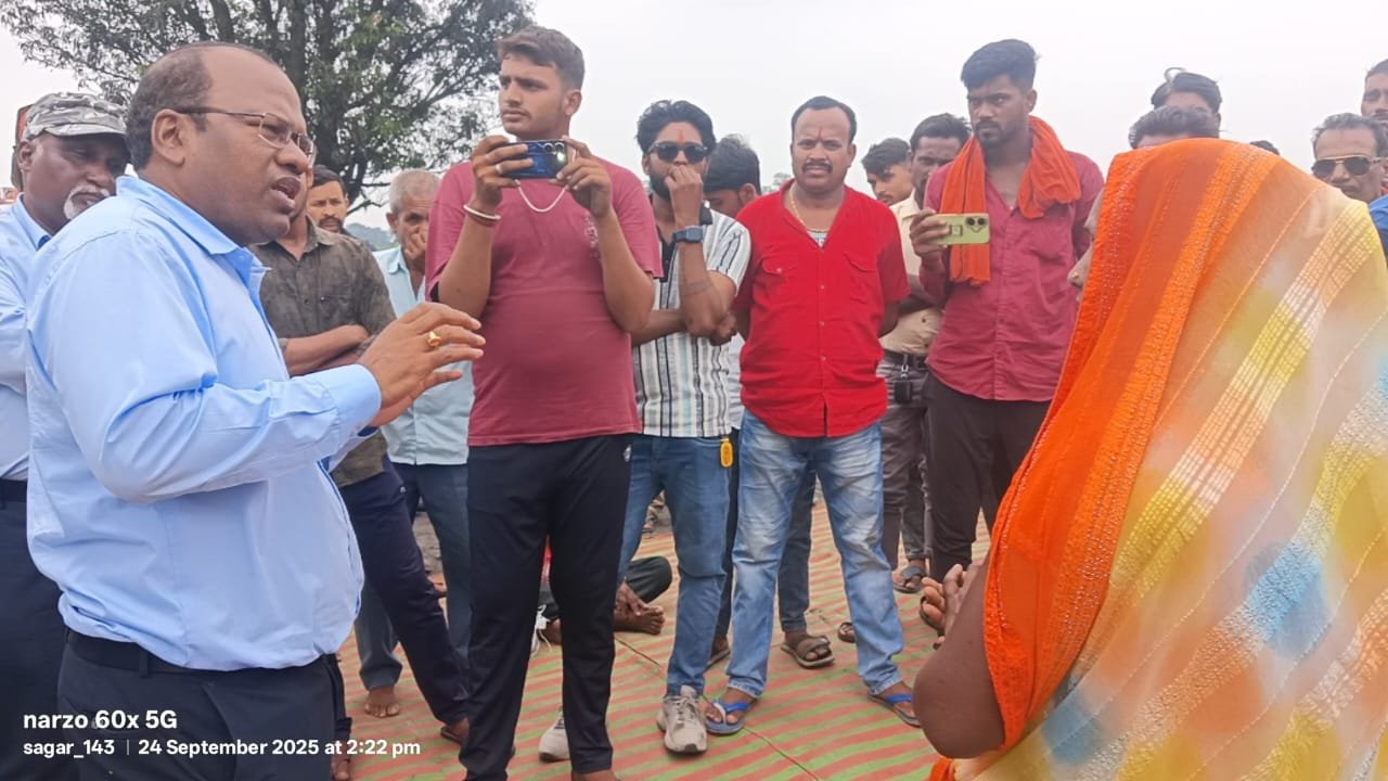 खदान बंद कर किसानों का फूटा गुस्सा: पांच साल से रोजगार और मुआवजे के लिए भटक रहे किसान