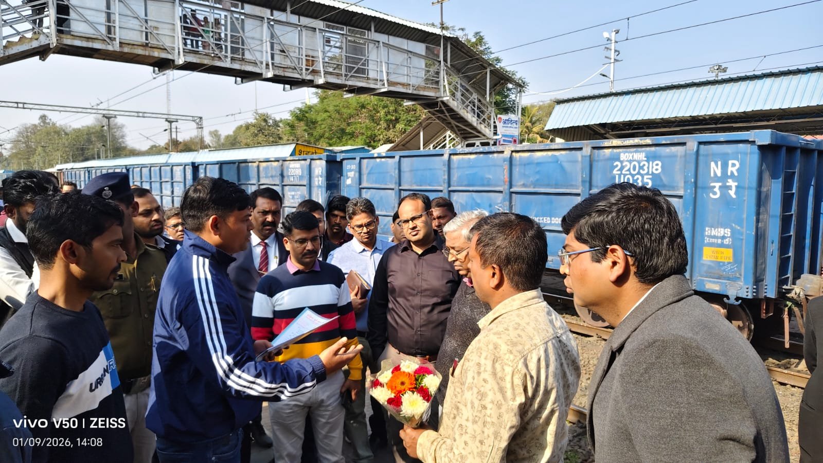 डीआरएम से मिला रेलवे मजदूर संघ का प्रतिनिधिमंडल, कर्मचारियों की समस्याओं पर समाधान का भरोसा