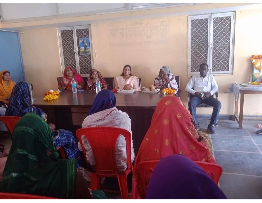 चिल्हारी में महिला दिवस पर सम्मान समारोह: महिलाओं के योगदान को सराहा, एसडीएम ने कहा-समाज के विकास की आधारशिला हैं महिलाएं