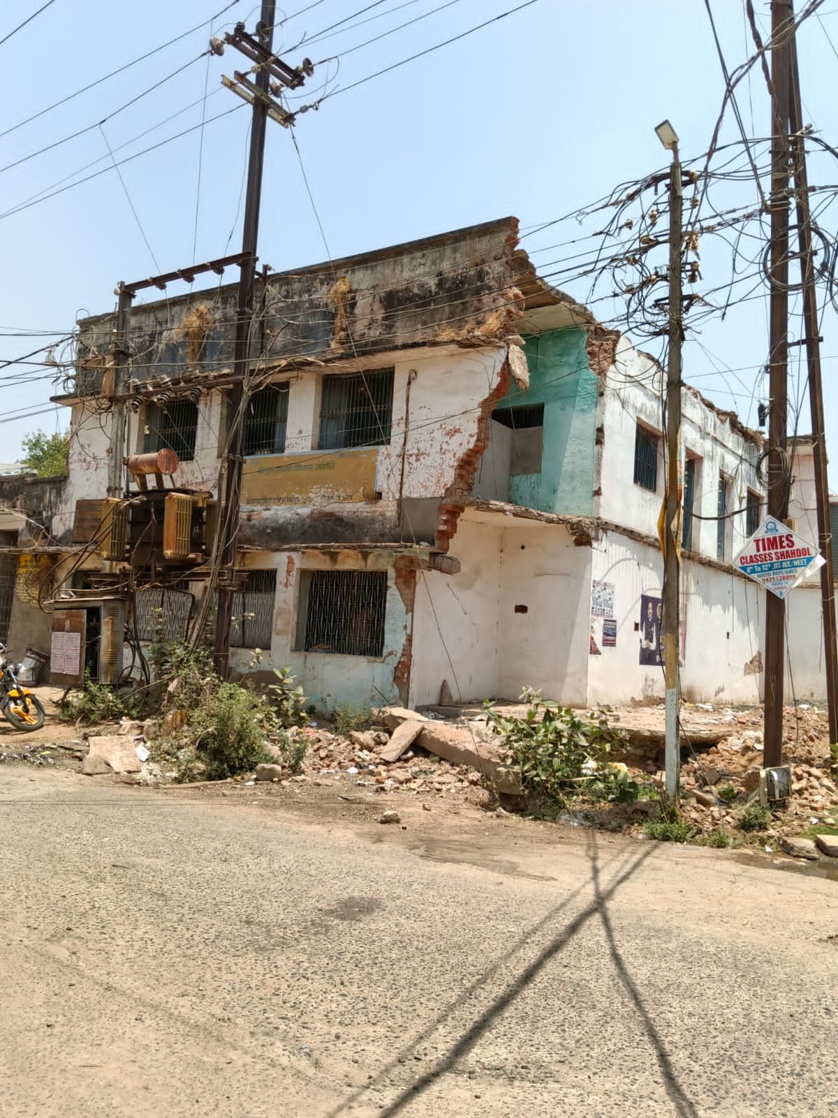 मरम्मत करें या गिराएं, नहीं तो कार्रवाई तय: 53 भवनों को नोटिस