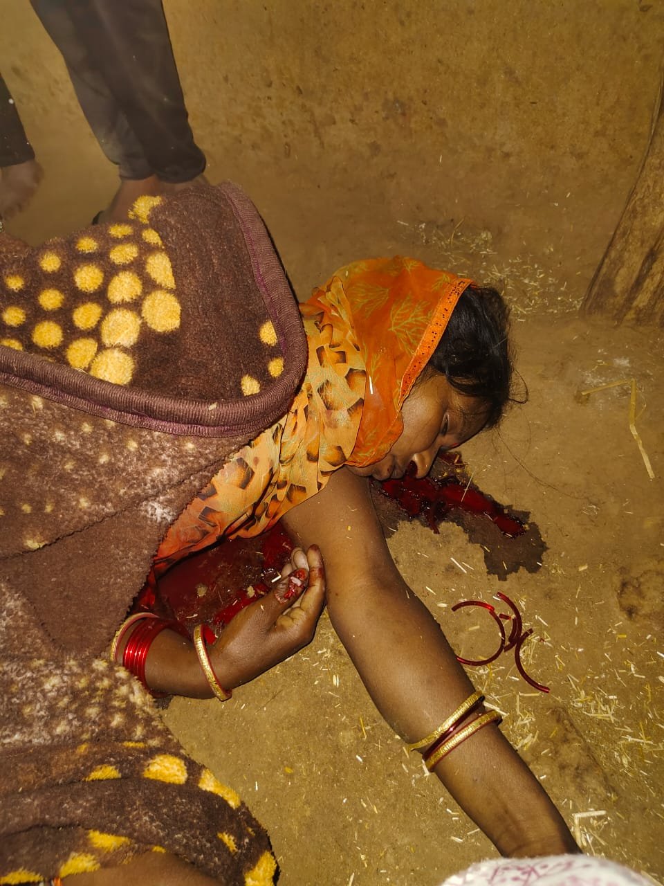 तड़के 3 बजे बाघ का हमला:महिला की मौत,परिवार के 3 लोग अस्पताल में भर्ती