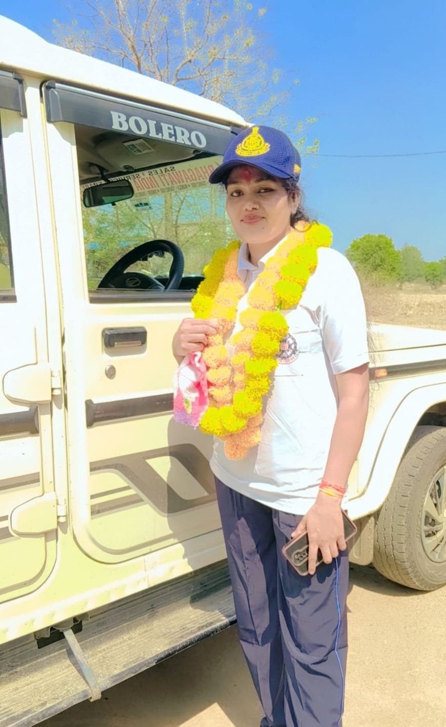 जैतहरी की बेटी राजकुमारी पनिका ने रचा सफलता का नया इतिहास, मध्यप्रदेश पुलिस में आरक्षक पद पर चयन। अपने घर की बड़ी बेटी अपने गांव की पहली लड़की जिनका मप्र पुलिस में हुआ चयन 