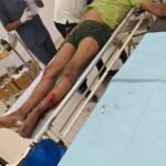 बुलडोजर कार्रवाई के दौरान बड़ा हादसा, मलबे की चपेट में आया व्यक्ति; आक्रोशित भीड़ का पथराव