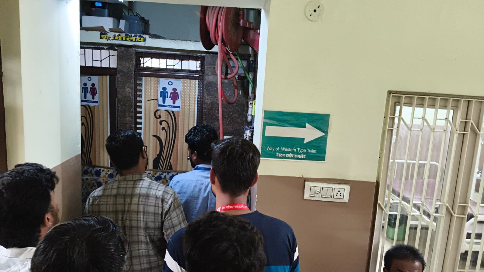 फायर सेफ्टी मानकों की खुली पोल हाइड्रेंट-अलार्म और एंट्री-एग्जिट में मिली खामियां अस्पताल-मॉल-प्रतिष्ठानों की अब होगी जांच कमी मिली तो कार्रवाई तय